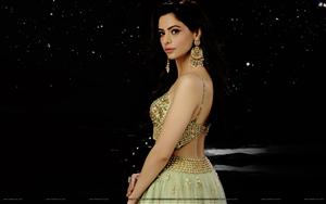 Aamna Sharif